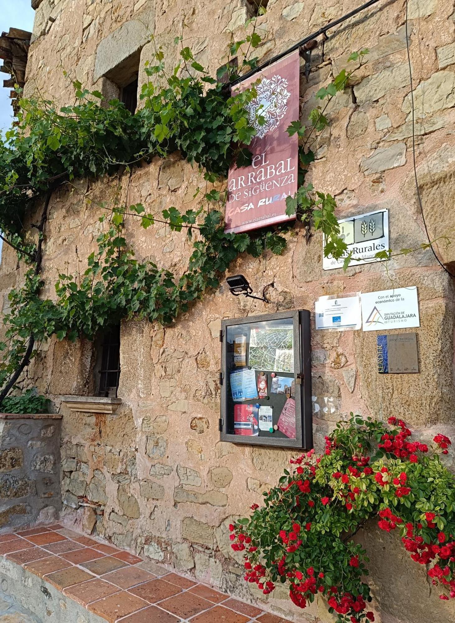 Hotel Rural El Arrabal Сигуенца Екстериор снимка